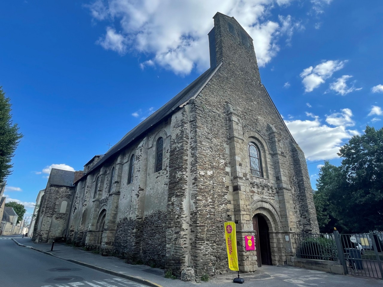 DCA - centre d'art - Chapelle du Geneteil, Vue de l'extérieur