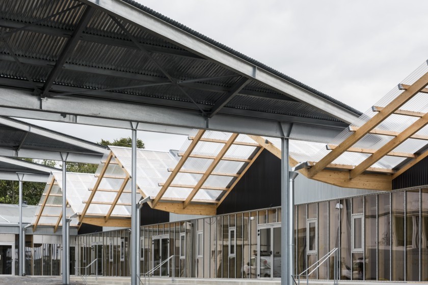 Cour extérieure du Confort Moderne à Poitiers