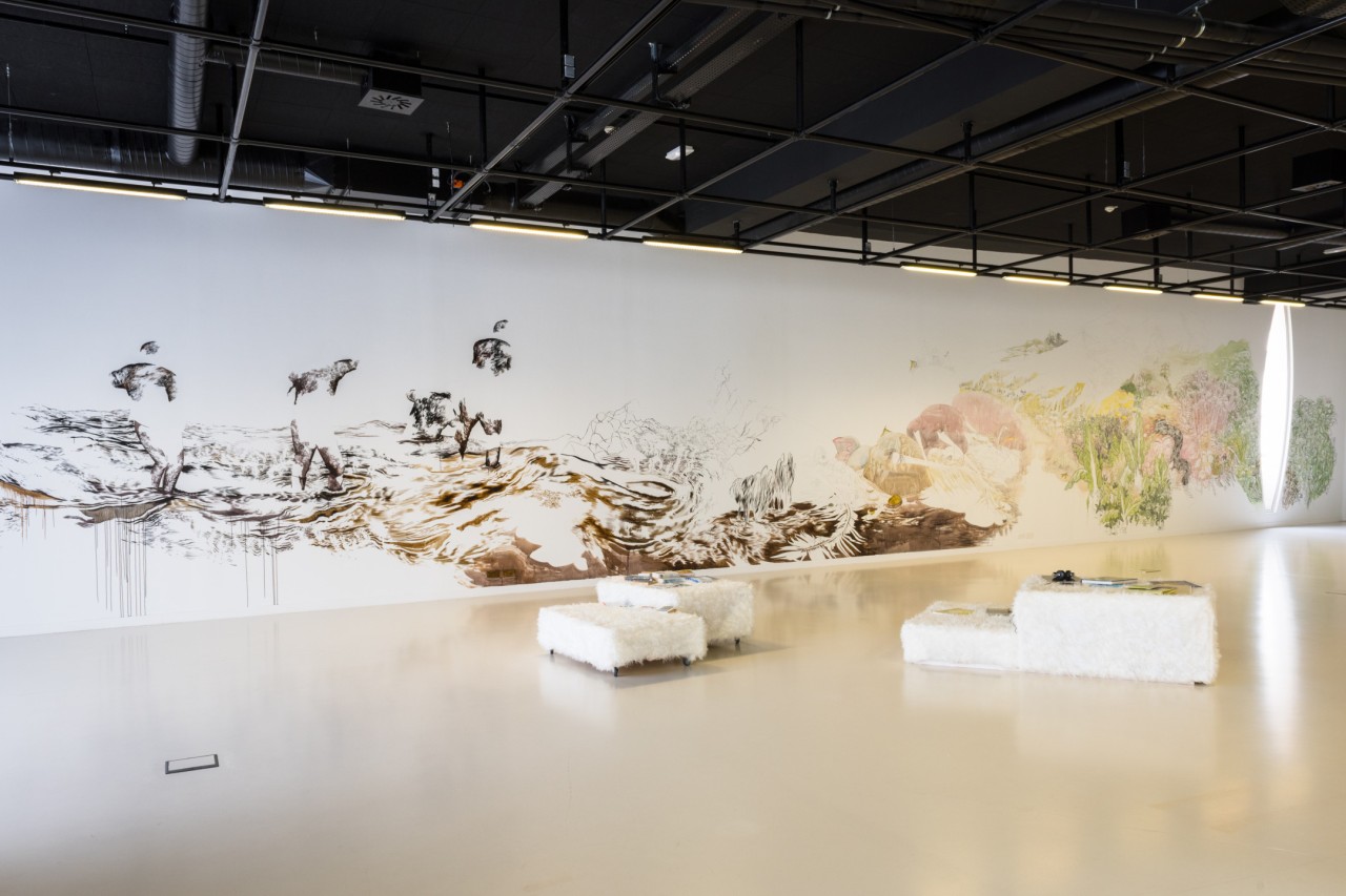 DCA - centre d'art - Exposition collective « Le nom d’une île », 2016. Vue des muraux d’Abdelkader Benchamma et Claire Braud.