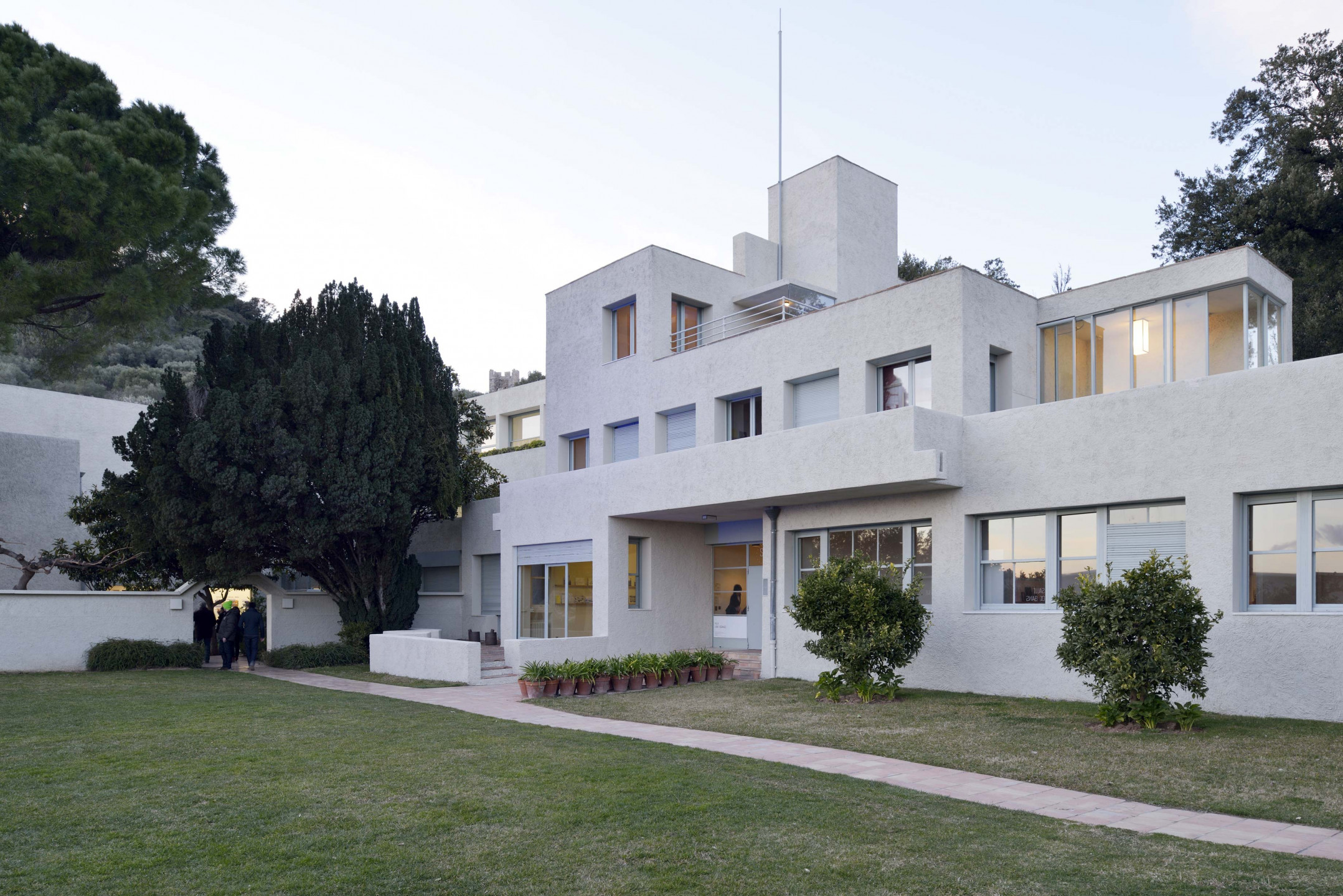 アート・デザイン・音楽 Villa Noailles : Hyeres Ete 1995 Villa Noailles: Hyères, été 1995 : Lagerfeld, Karl: Amazon