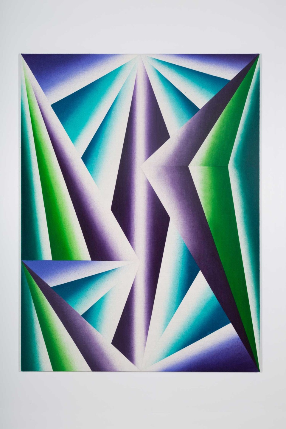 L'oeuvre est une encre sur toile de 200 centimètres de haut pour 150 centimètres de large. Nous pouvons y voir des formes triangulaires colorées.
