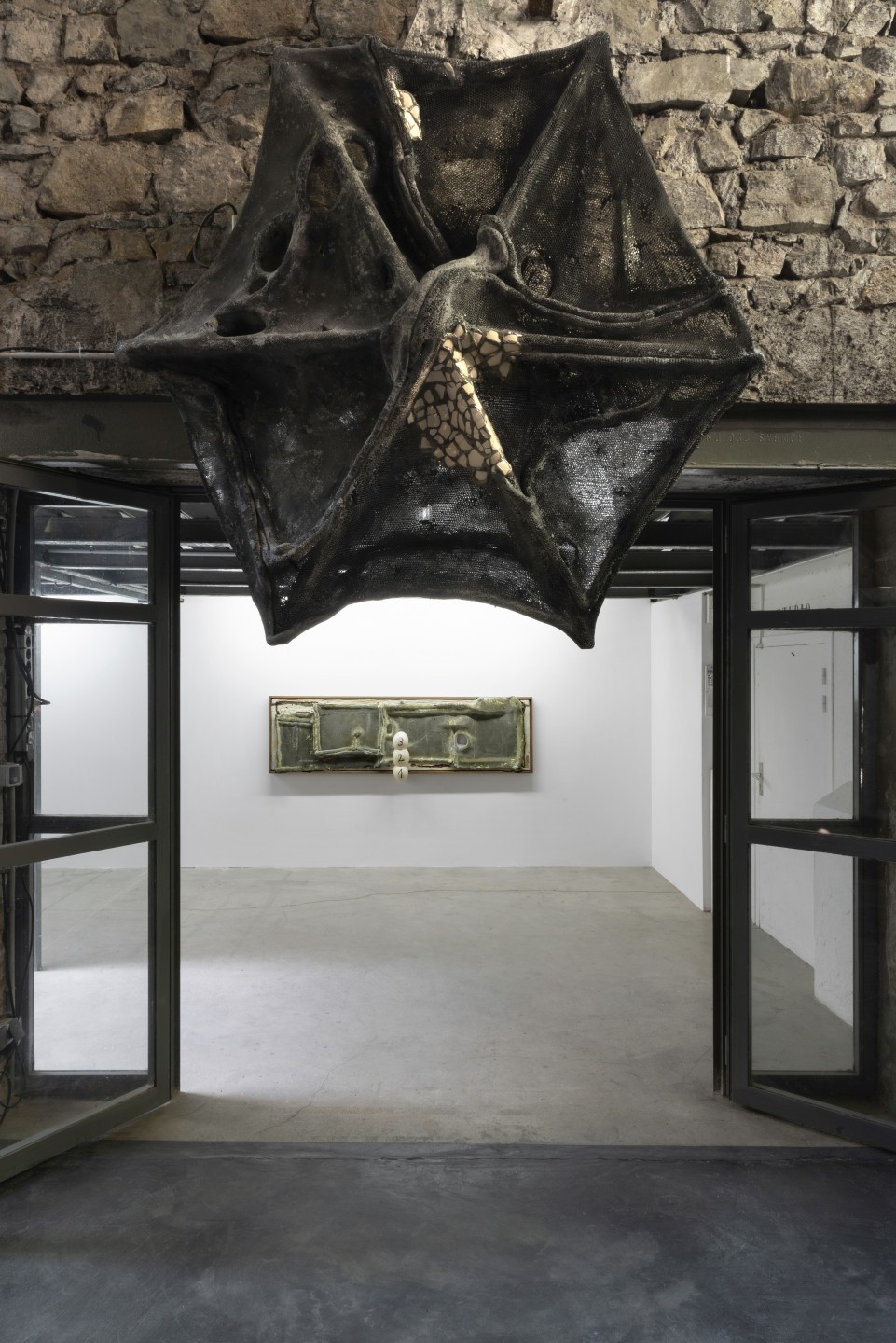 Piotr Łakomy, Broken Roof, 2021, Le Creux de l'Enfer