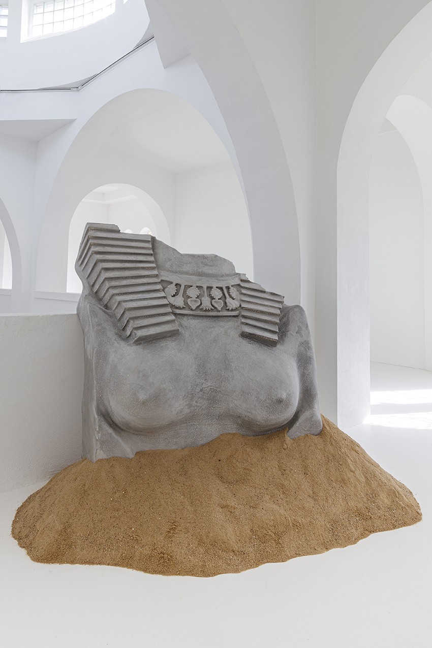 Zuzanna Czebatul, Leur Nouveau Pouvoir (buste), 2020, CAC-La synagogue de Delme