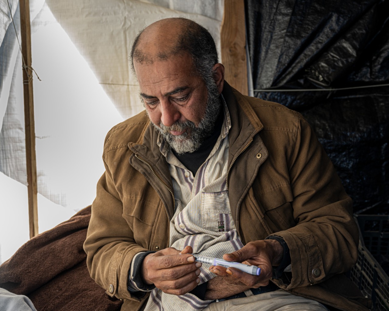 Mohamed Abakar & Mathieu Pernot, Chakir Khilef, camp de Moria, Lesbos, 2020, Jeu de Paume