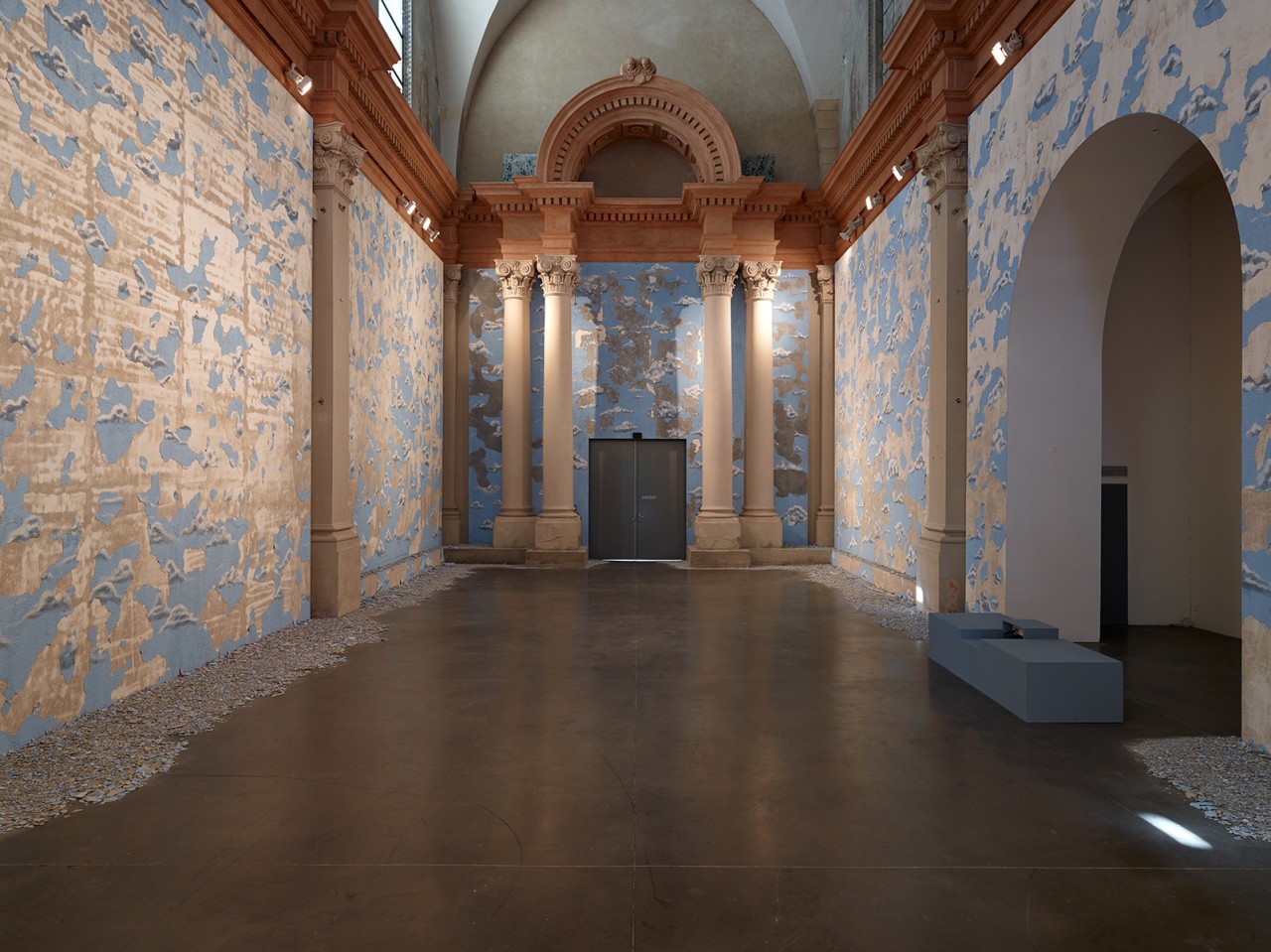 Latifa Echakhch, Cross Fade, 2018