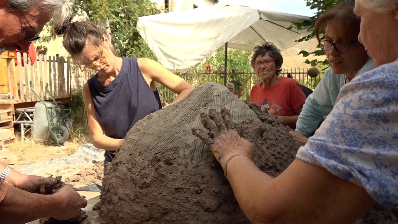 Arsinée André, Des pieds, des mains, des ventres fours, 2019