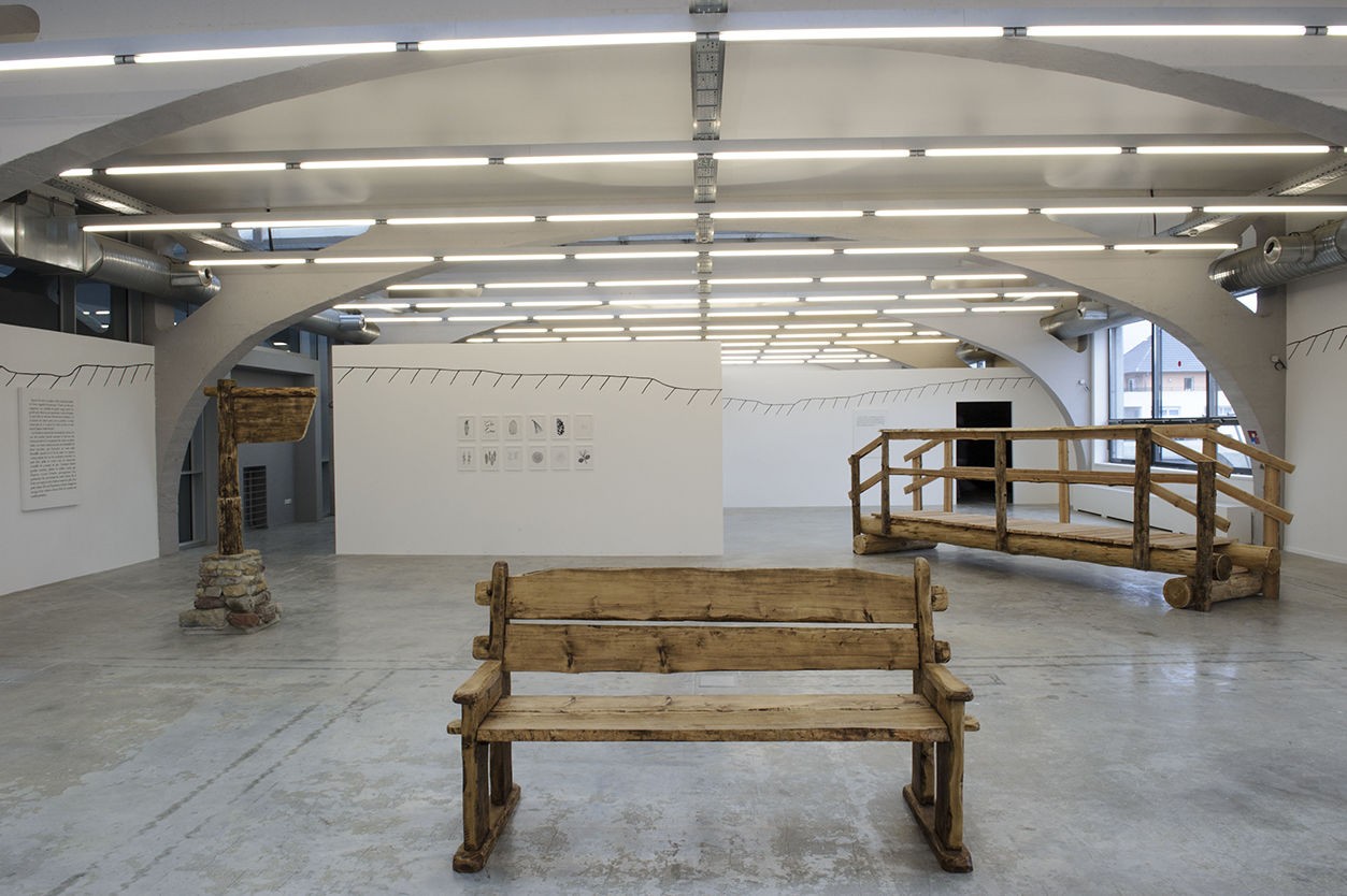Jérémie Gindre, "L'Utile & L'Agréable" (détail), 2016. Vue de l'exposition "Camp Catalogue © La Kunsthalle - photo : Sébastien Bozon