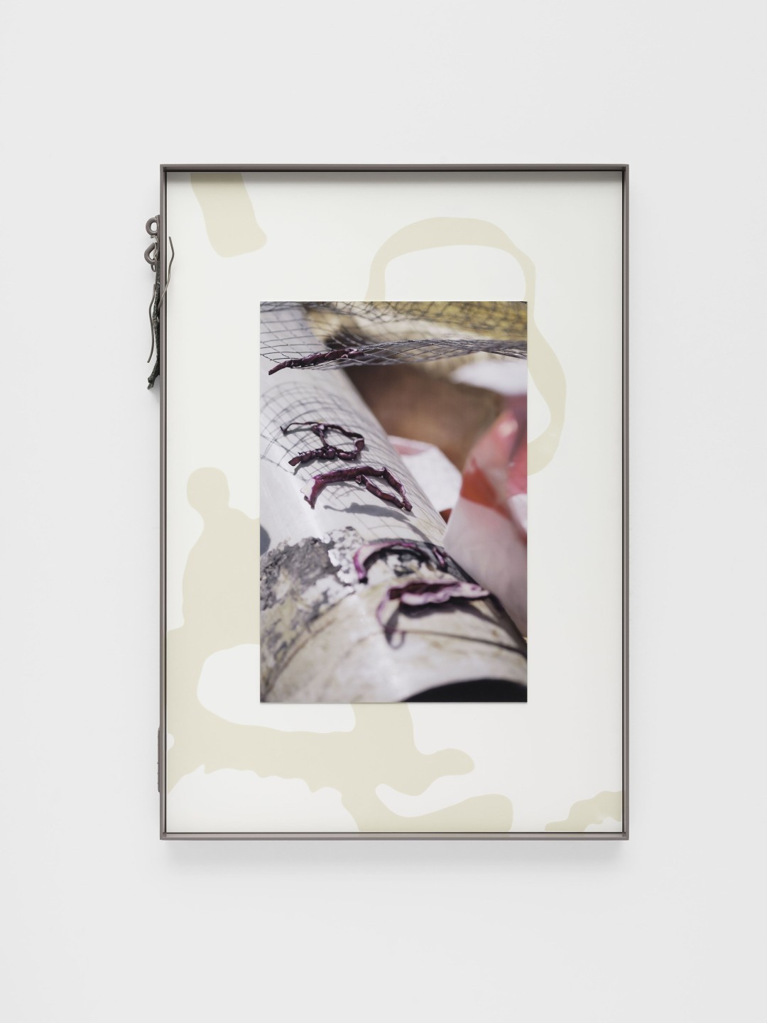 Magali Reus, Landings (April, Contours), 2022