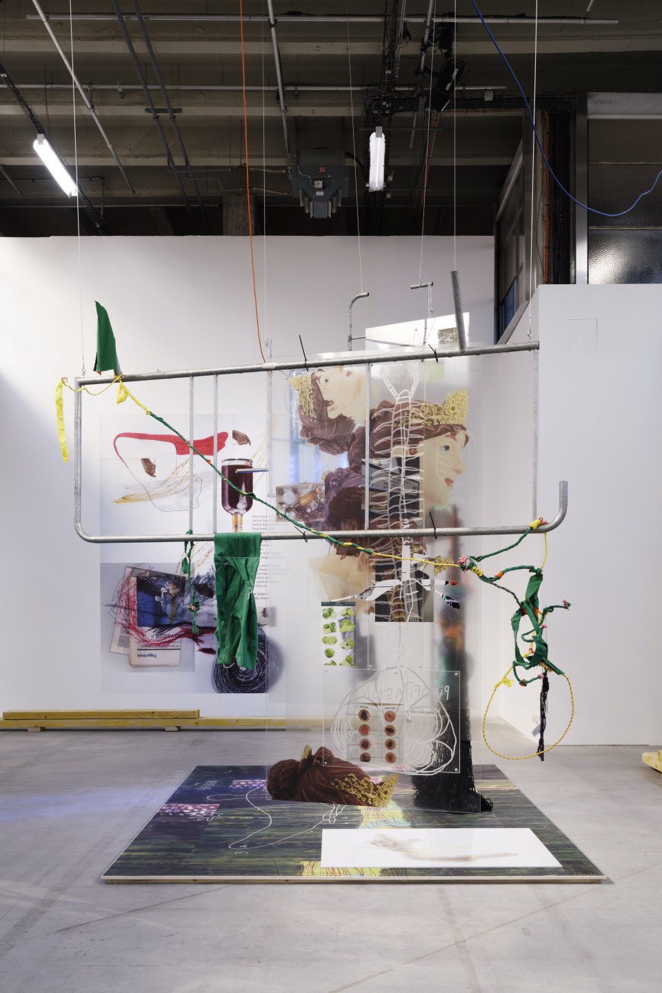 Julien Creuzet, « les lumières affaiblies des étoiles lointaines les lumières à LED des gyrophares se complaisent (…) », 2019