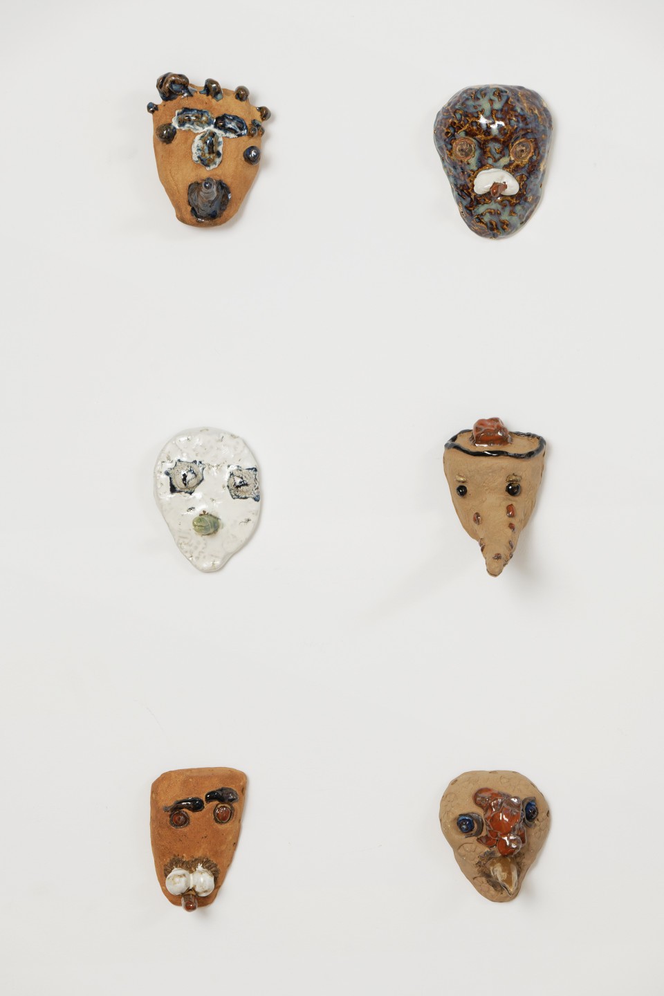 Eric Giraudet de Boudemange, « Masques », 2020, production CAC Brétigny, vue de l’exposition « Club Colombophile du Cœur », Éric Giraudet de Boudemange.