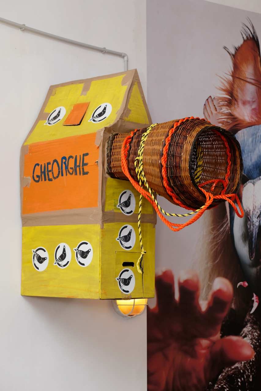 Eric Giraudet de Boudemange, « Paniers labyrinthe », 2020, production CAC Brétigny, vue de l’exposition « Club Colombophile du Cœur », Éric Giraudet de Boudemange.