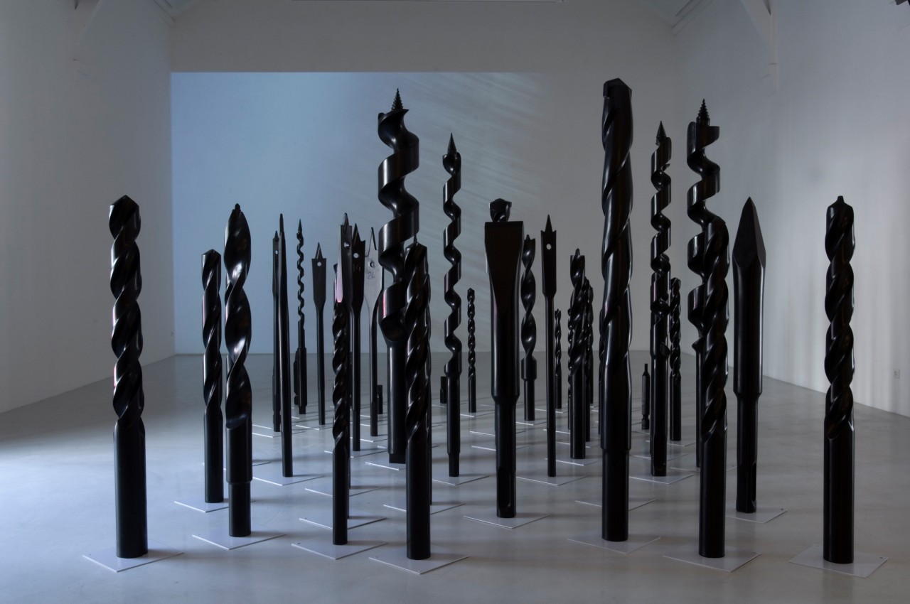 Adel Abdessemed, Pluie noire, 2006
