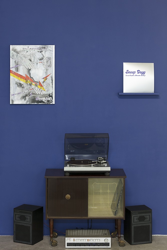 Guillaume Chalté, Sexual Eruption (Chocolate bootleg), 2018. Vue de l'exposition « Activité permanente », une exposition des étudiants de l'isdaT et artistes invités, BBB centre d'art, 2018.