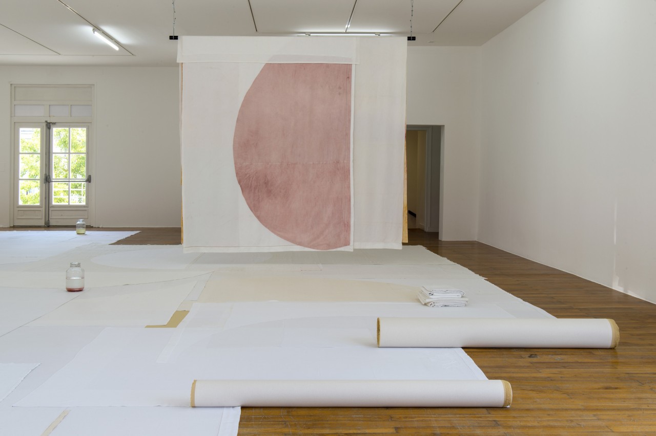 Adrien Vescovi, Soleil Blanc I à III, (sol), (bocaux), 2021, Le Grand Café - centre d'art contemporain, Saint-Nazaire