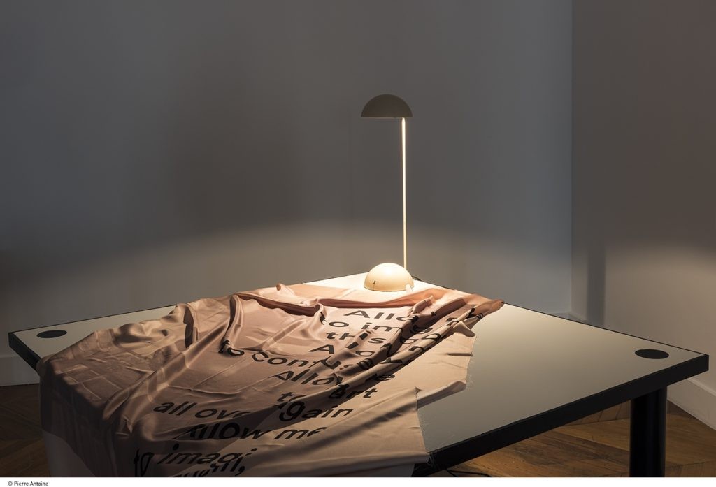 Laëtitia Badaut-Haussmann, tesmainsdansmeschaussures_1_silkposter, 2016