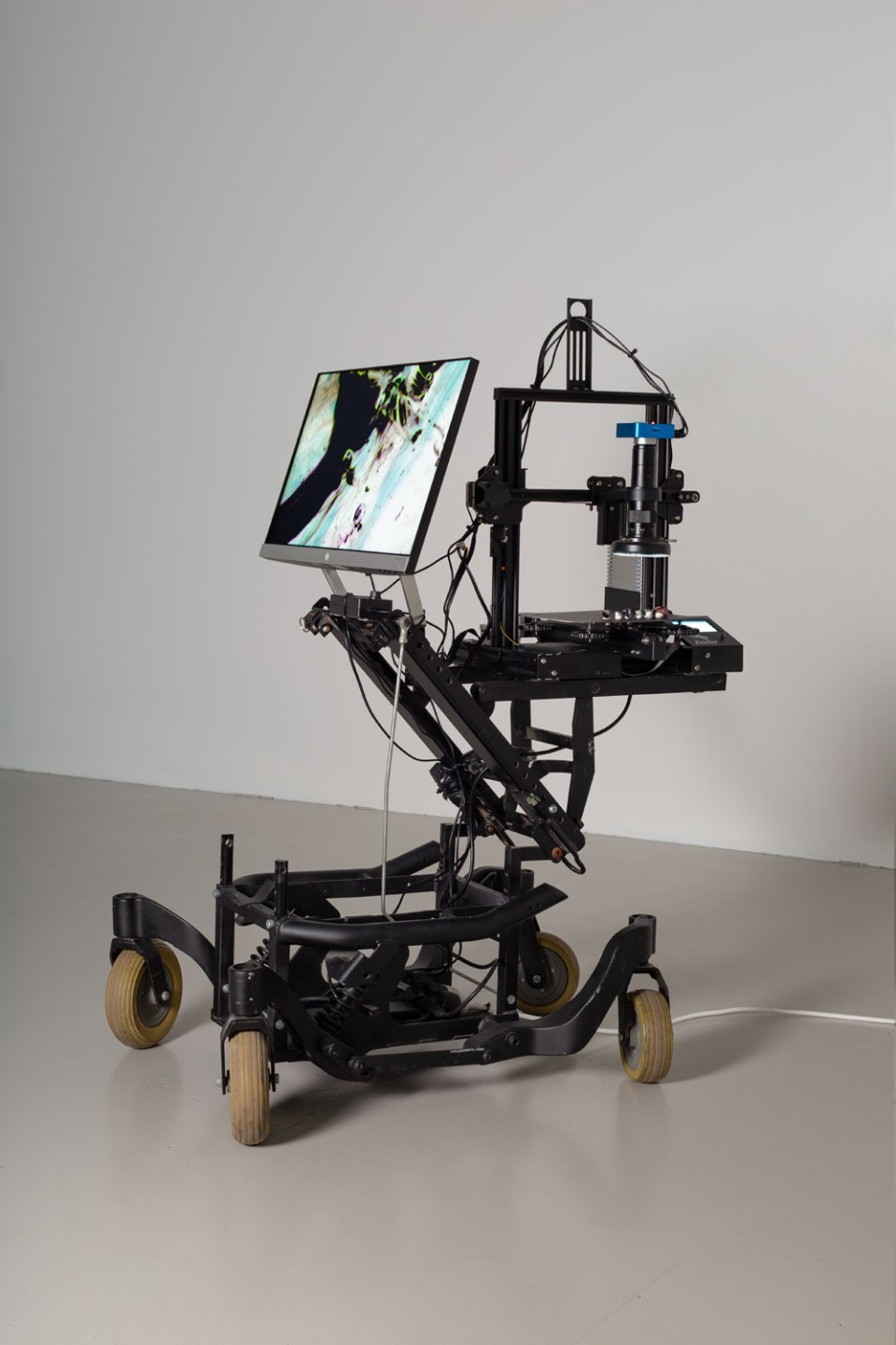 Outil de visualisation en direct des Fulgurites réalisées à l’aide des fours à micro-ondes MW6400, MW8700, MW7200 et MW3200A.