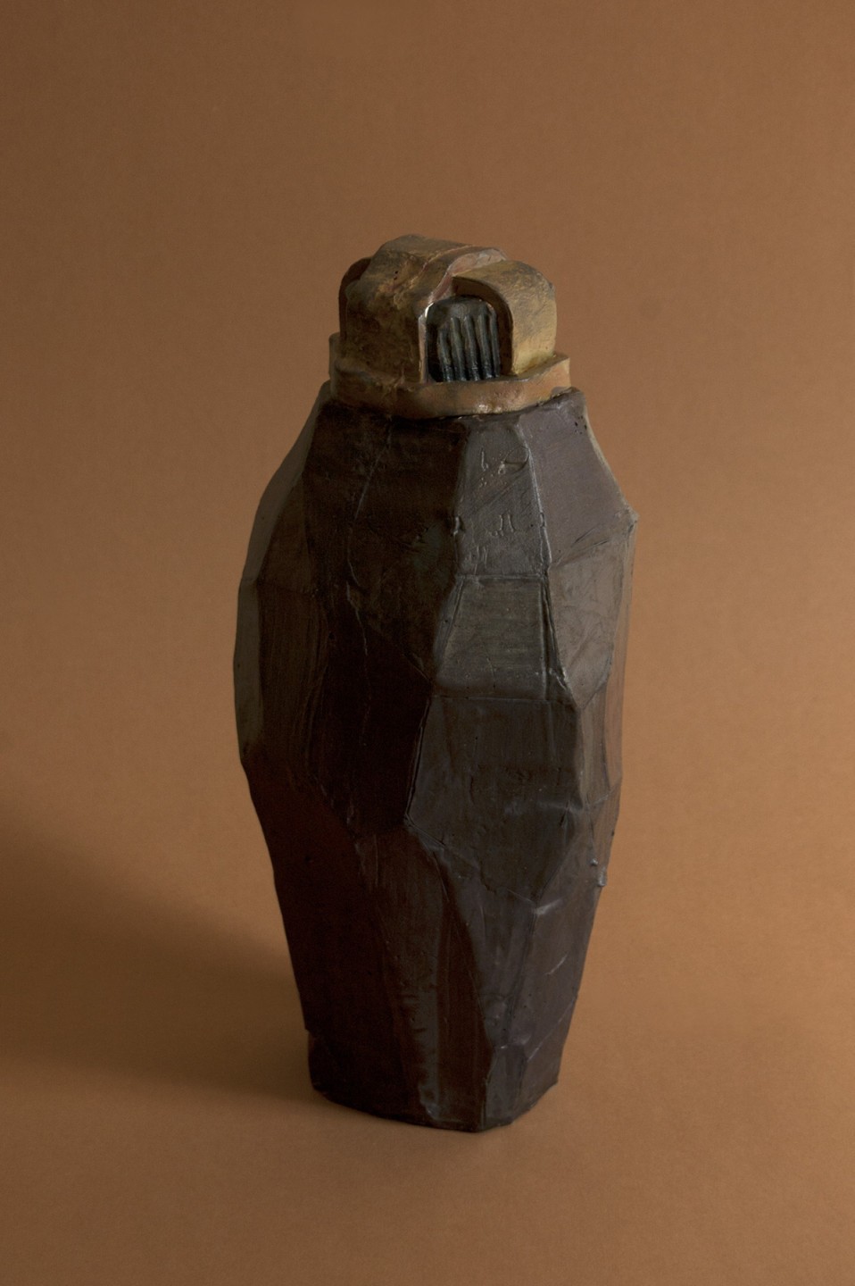 Musa paradisiaca (Eduardo Guerra, Miguel Ferrão), Urna [Urn], 2014