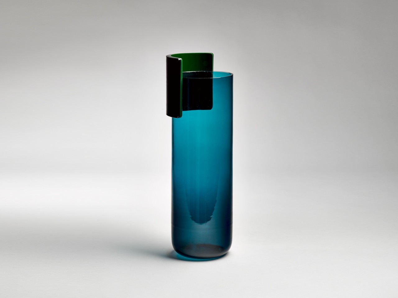 Julie Richoz, Vase Joliette, 2012–2013.