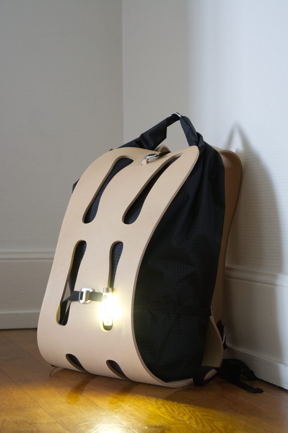 Sac à dos avec lampe allumée