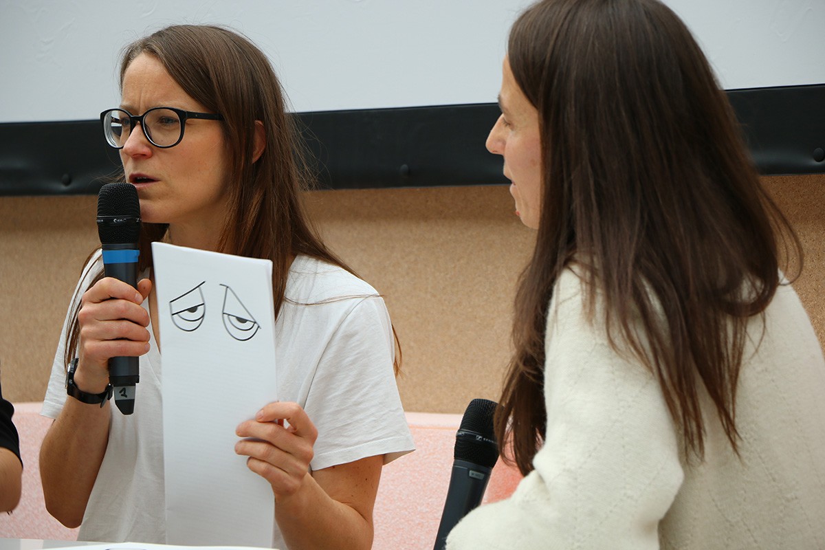 DCA - art au centre - « Histoires de centres d'art et d'artistes » Elfi Turpin, directrice du CRAC Alsace Centre rhénan d'art contemporain, Altkirch, en conversation avec l'artiste Sophie Nys.